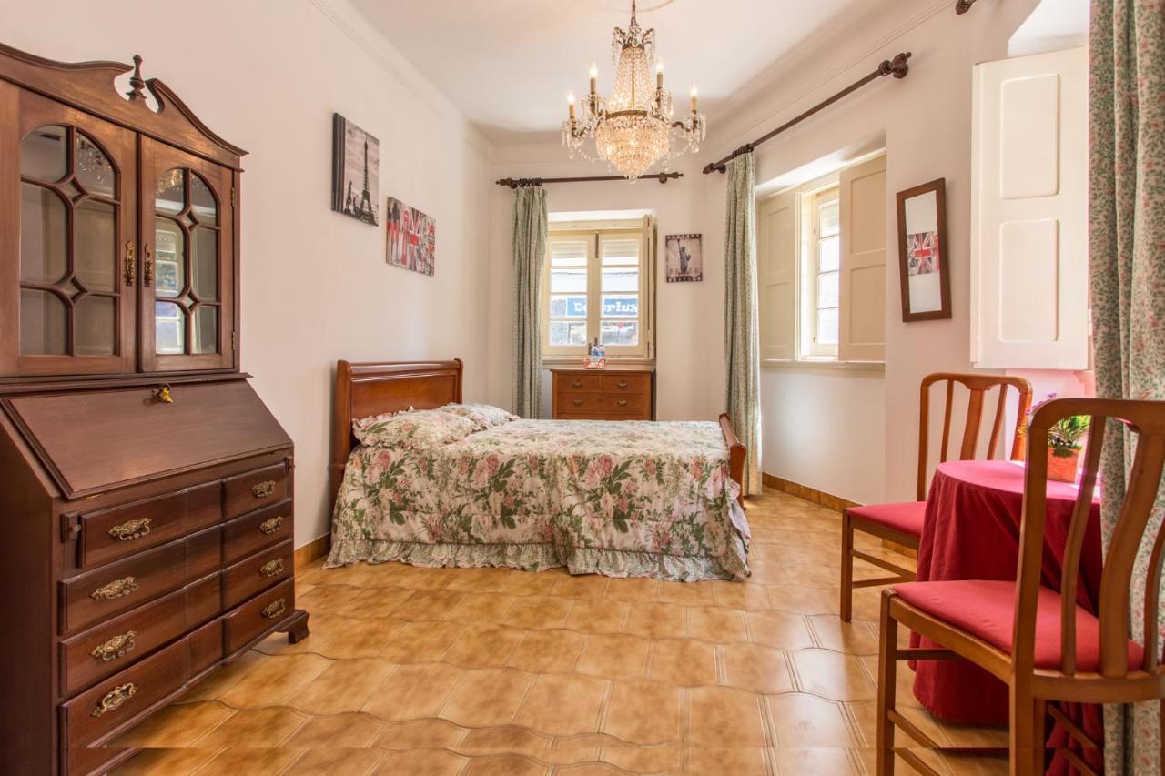 Family Home- Lisboa วีลาฟรังกา เด ชีรา ภายนอก รูปภาพ