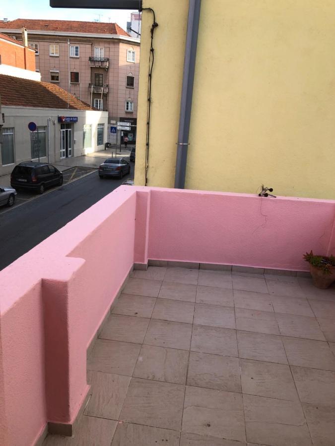 Family Home- Lisboa วีลาฟรังกา เด ชีรา ภายนอก รูปภาพ