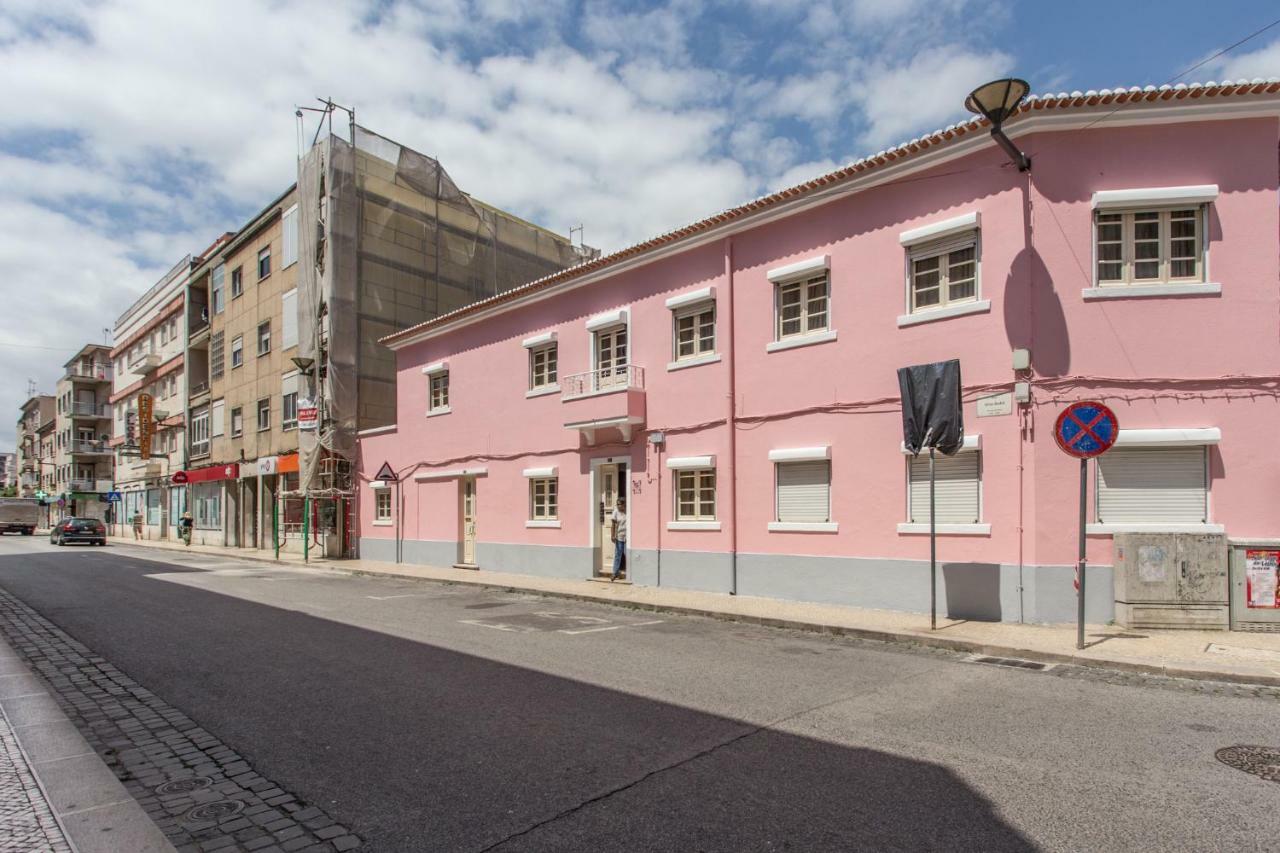 Family Home- Lisboa วีลาฟรังกา เด ชีรา ภายนอก รูปภาพ